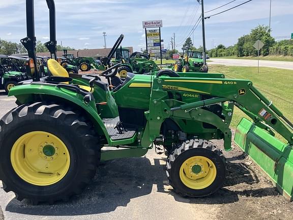 Image of John Deere 4044R equipment image 1