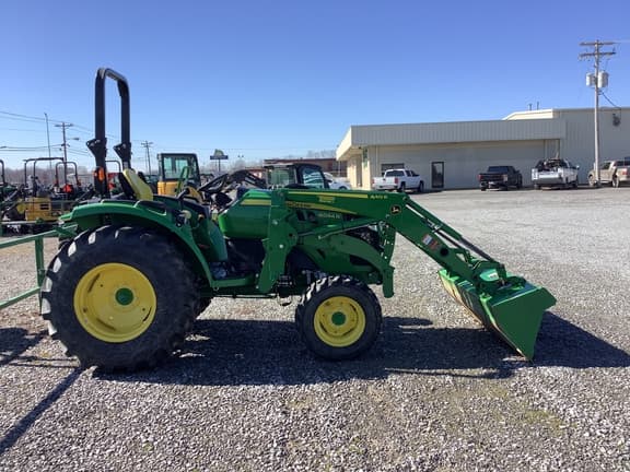 Image of John Deere 4044R equipment image 4