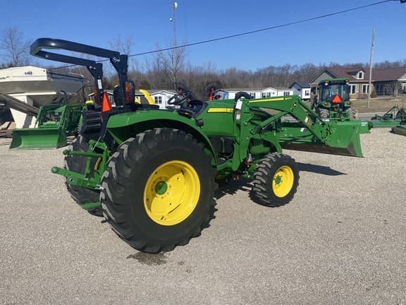 Image of John Deere 4044R equipment image 4