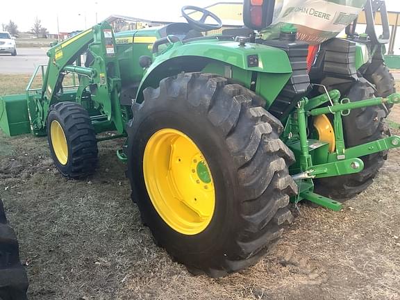 Image of John Deere 4044R equipment image 3