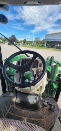 Image of John Deere 4044R equipment image 3