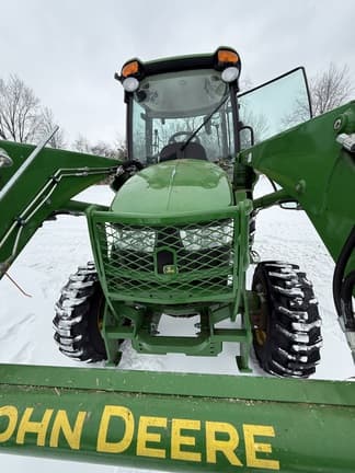 Image of John Deere 4044R equipment image 3