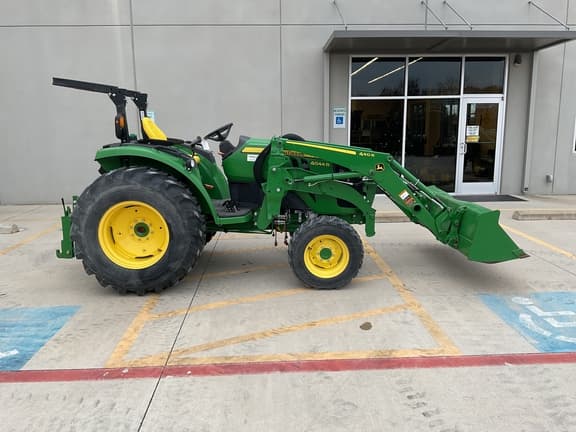 Image of John Deere 4044R equipment image 2