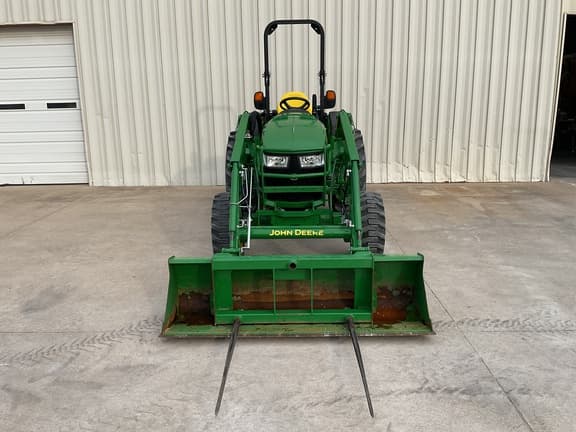 Image of John Deere 4044R equipment image 2