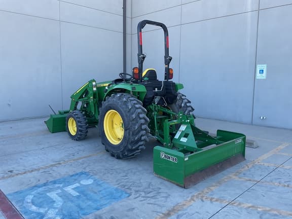 Image of John Deere 4044R equipment image 3