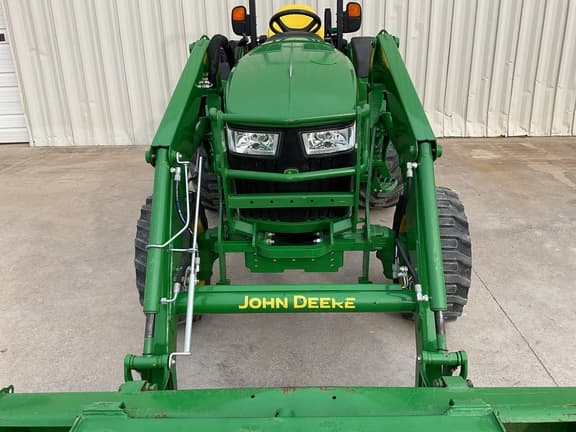 Image of John Deere 4044R equipment image 4
