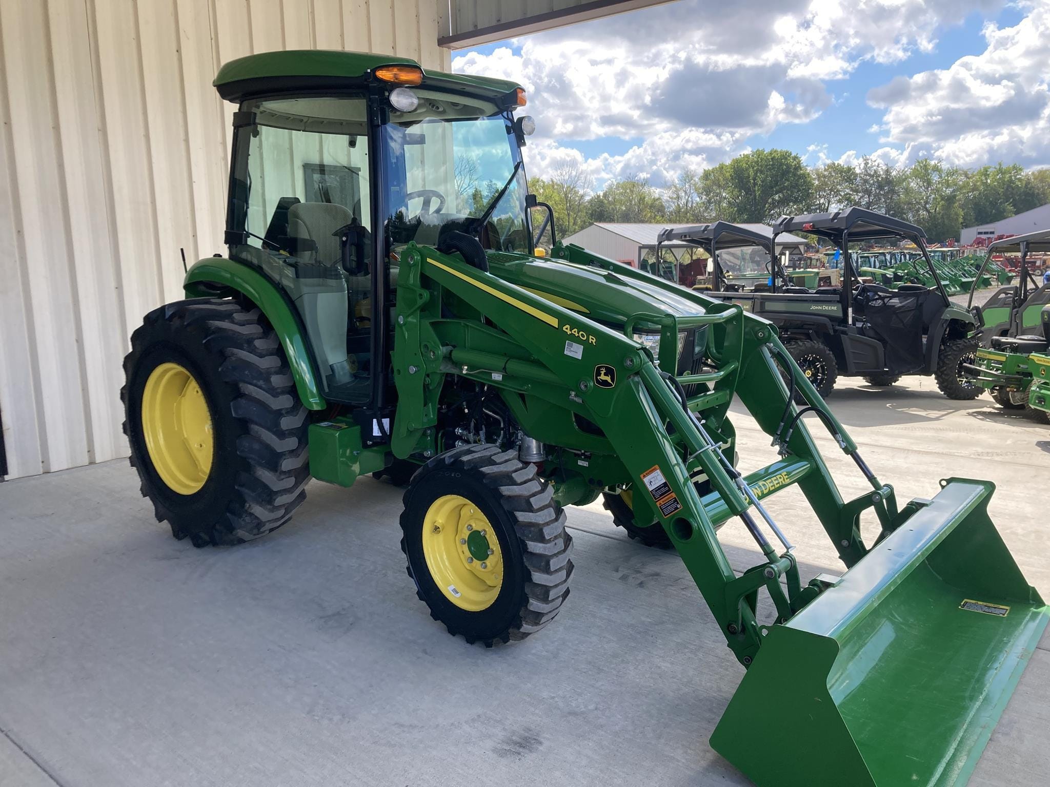 2022 John Deere 4044R Equipment Image0