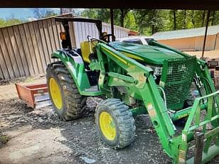 Main image John Deere 4052M