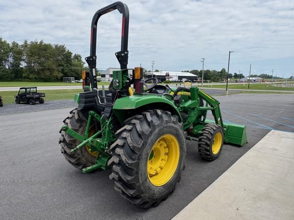 Image of John Deere 4052M equipment image 4
