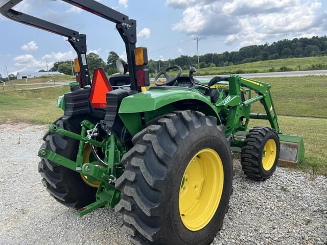 Image of John Deere 4052M equipment image 3