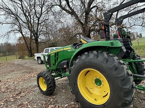 Image of John Deere 4052M equipment image 4