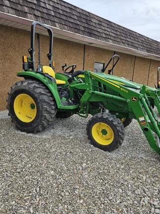 Image of John Deere 4052M equipment image 4