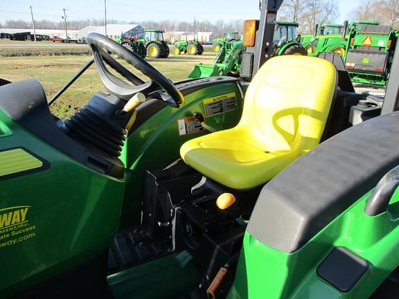 Image of John Deere 4052M equipment image 4