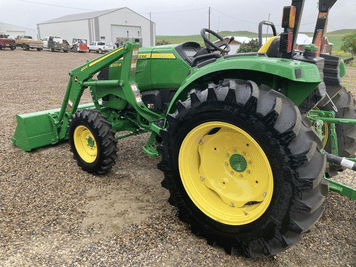 Main image John Deere 4052M