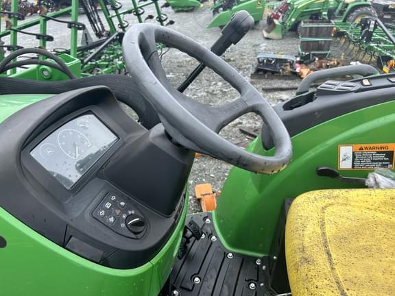 Image of John Deere 4052M equipment image 3