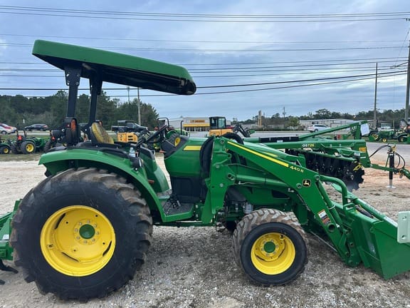 Main image John Deere 4052M