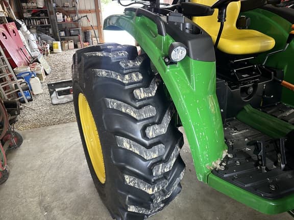 Image of John Deere 4052M equipment image 3