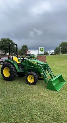 Image of John Deere 4052M equipment image 2