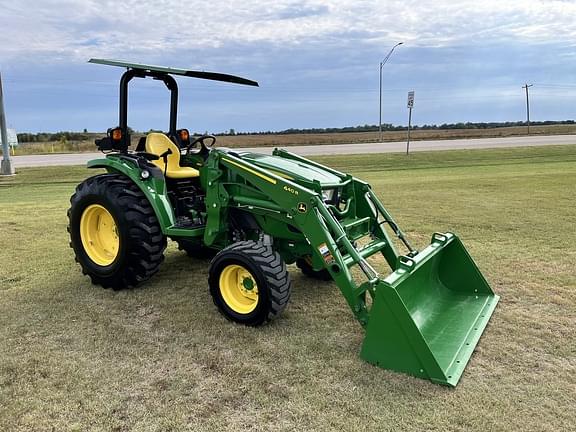 Image of John Deere 4052M equipment image 2