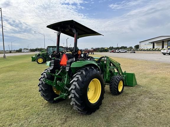 Image of John Deere 4052M equipment image 4