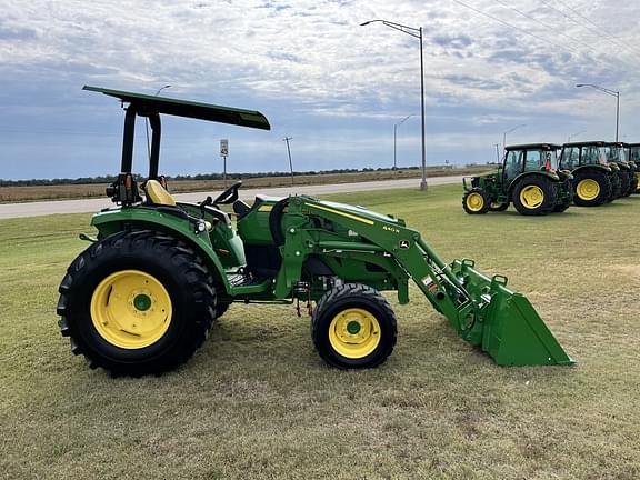 Image of John Deere 4052M equipment image 3