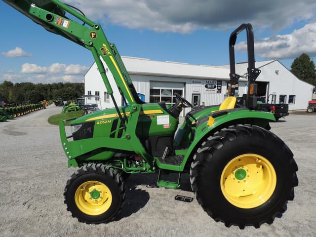 Image of John Deere 4052M equipment image 2