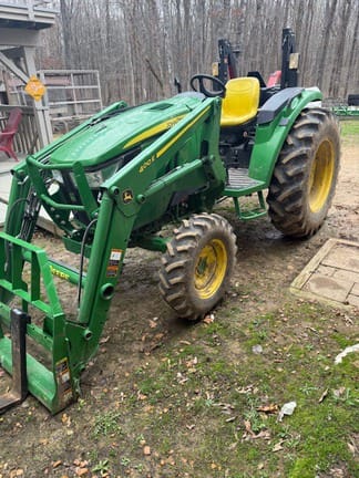 2022 John Deere 4052M Equipment Image0