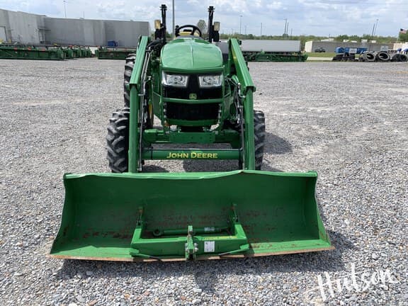 Image of John Deere 4052M equipment image 2