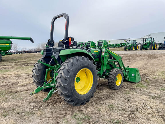 Image of John Deere 4052M equipment image 4