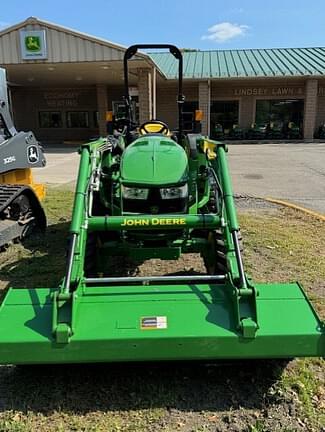 Image of John Deere 4052M equipment image 3