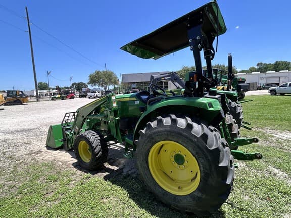 Image of John Deere 4052M equipment image 3