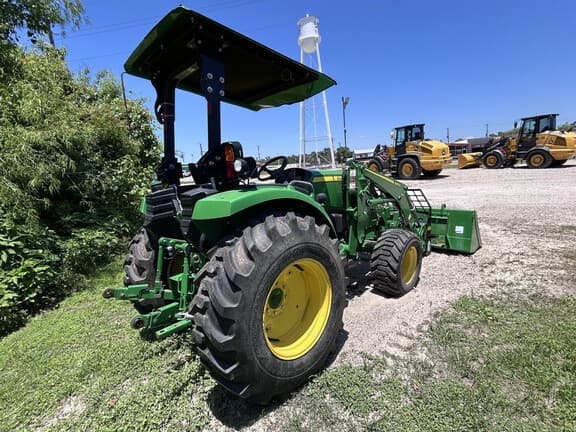 Image of John Deere 4052M equipment image 2