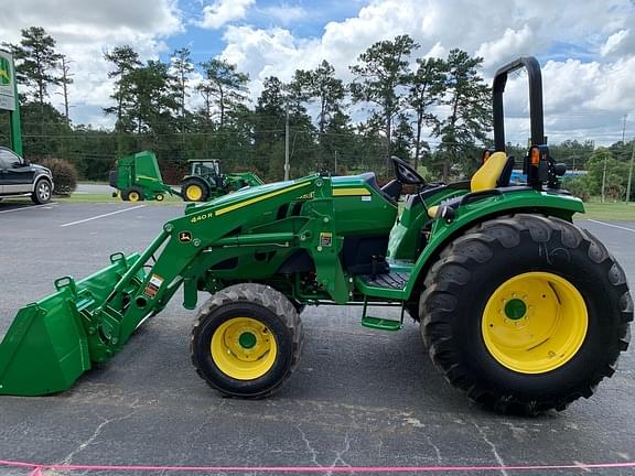 Image of John Deere 4052M equipment image 4