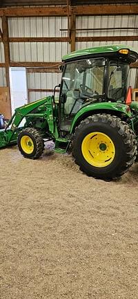Image of John Deere 4052R Image 1