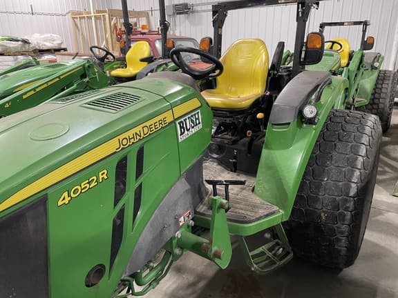 Image of John Deere 4052R equipment image 3