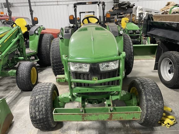Image of John Deere 4052R equipment image 2