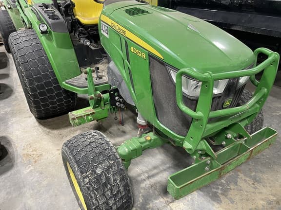 Image of John Deere 4052R equipment image 1