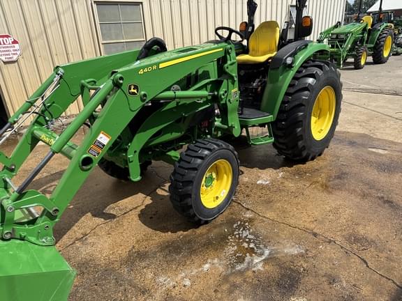 Image of John Deere 4052R equipment image 1