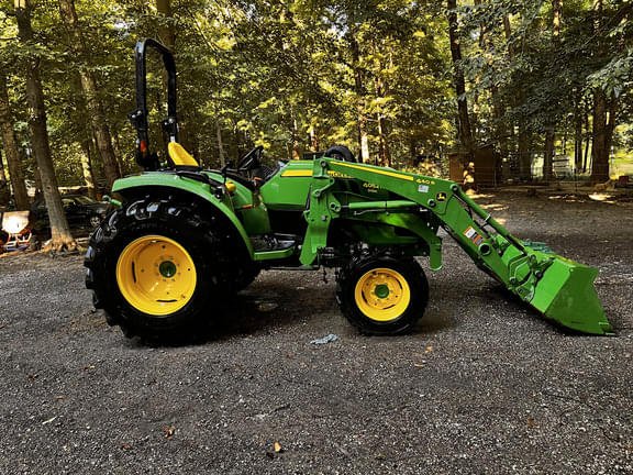 Image of John Deere 4052R Primary image