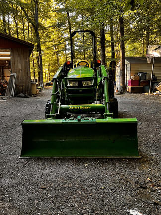 Image of John Deere 4052R equipment image 2