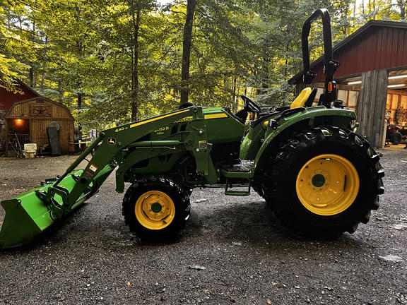 Image of John Deere 4052R equipment image 1