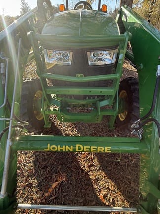 Main image John Deere 4052R