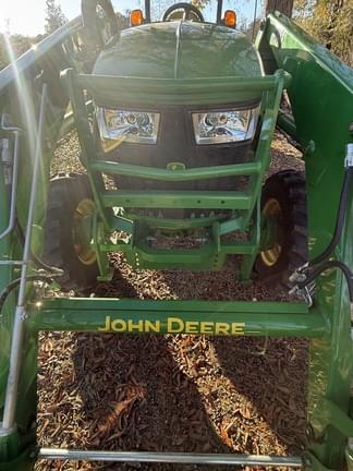 Main image John Deere 4052R