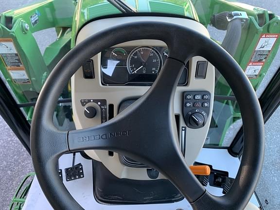 Thumbnail image John Deere 4052R 27