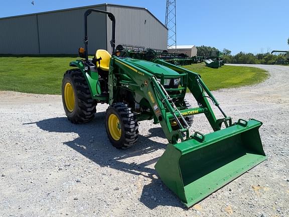 Image of John Deere 4052R equipment image 2