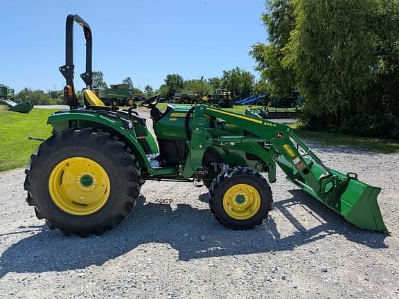 Image of John Deere 4052R equipment image 3