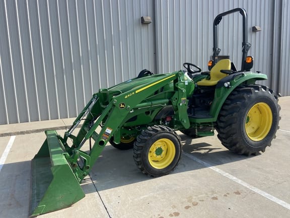 Main image John Deere 4052R