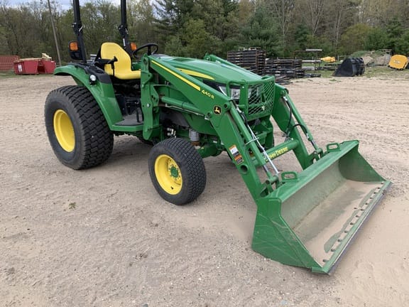 2022 John Deere 4052R Equipment Image0