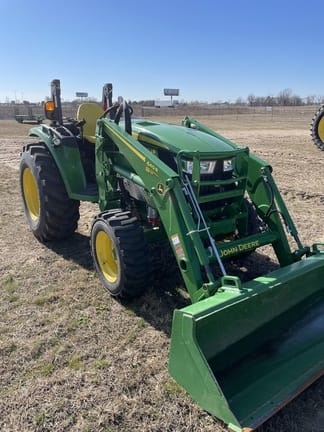 Main image John Deere 4052R