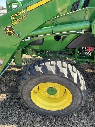 Image of John Deere 4052R equipment image 3